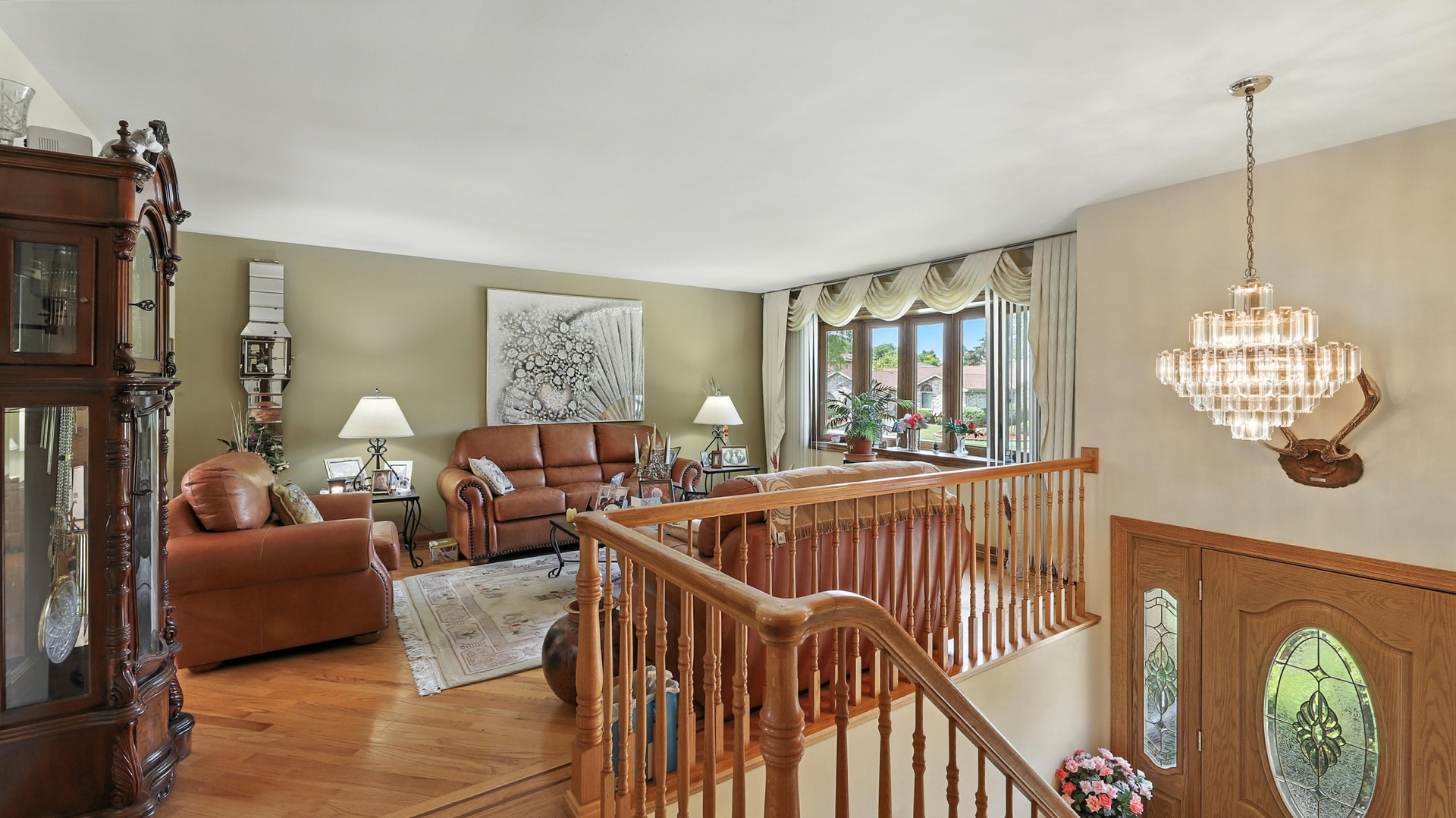 953 W SURREY Road