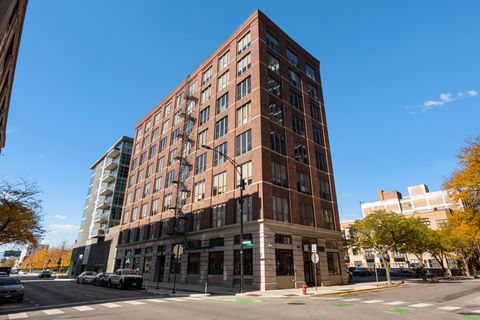 Photo of 900 W JACKSON Boulevard #3W, Chicago, IL 60607 (MLS # 12580176)