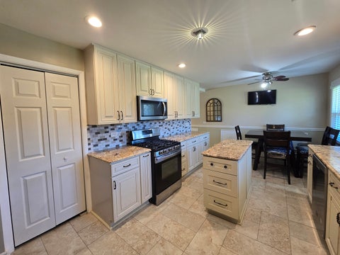 Tiny photo for 31111 N O'plaine Road, Green Oaks, IL 60048 (MLS # 12788754)