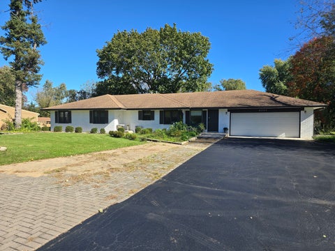 Tiny photo for 31111 N O'plaine Road, Green Oaks, IL 60048 (MLS # 12788754)