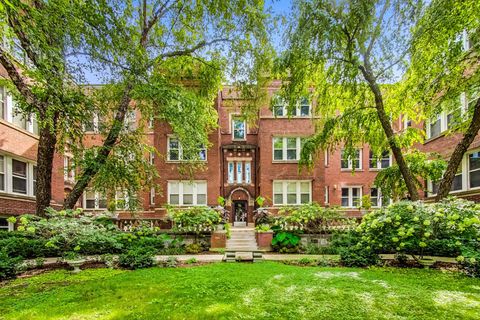 733 W Buckingham Place 13 Chicago IL 60657