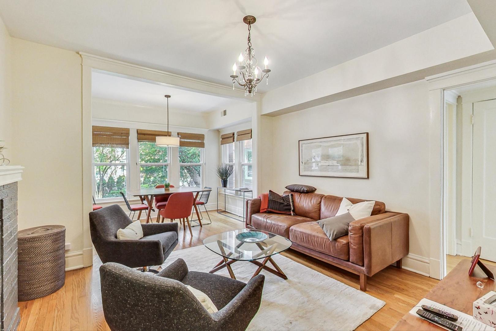 733 W Buckingham Place 13