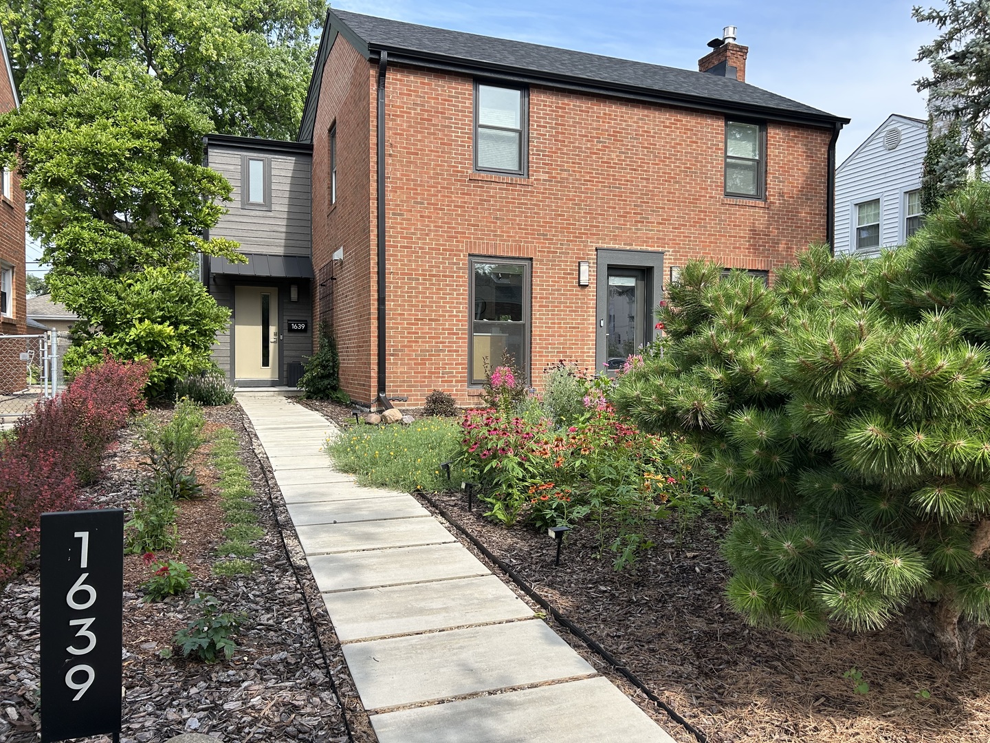 1639 N 77th Court