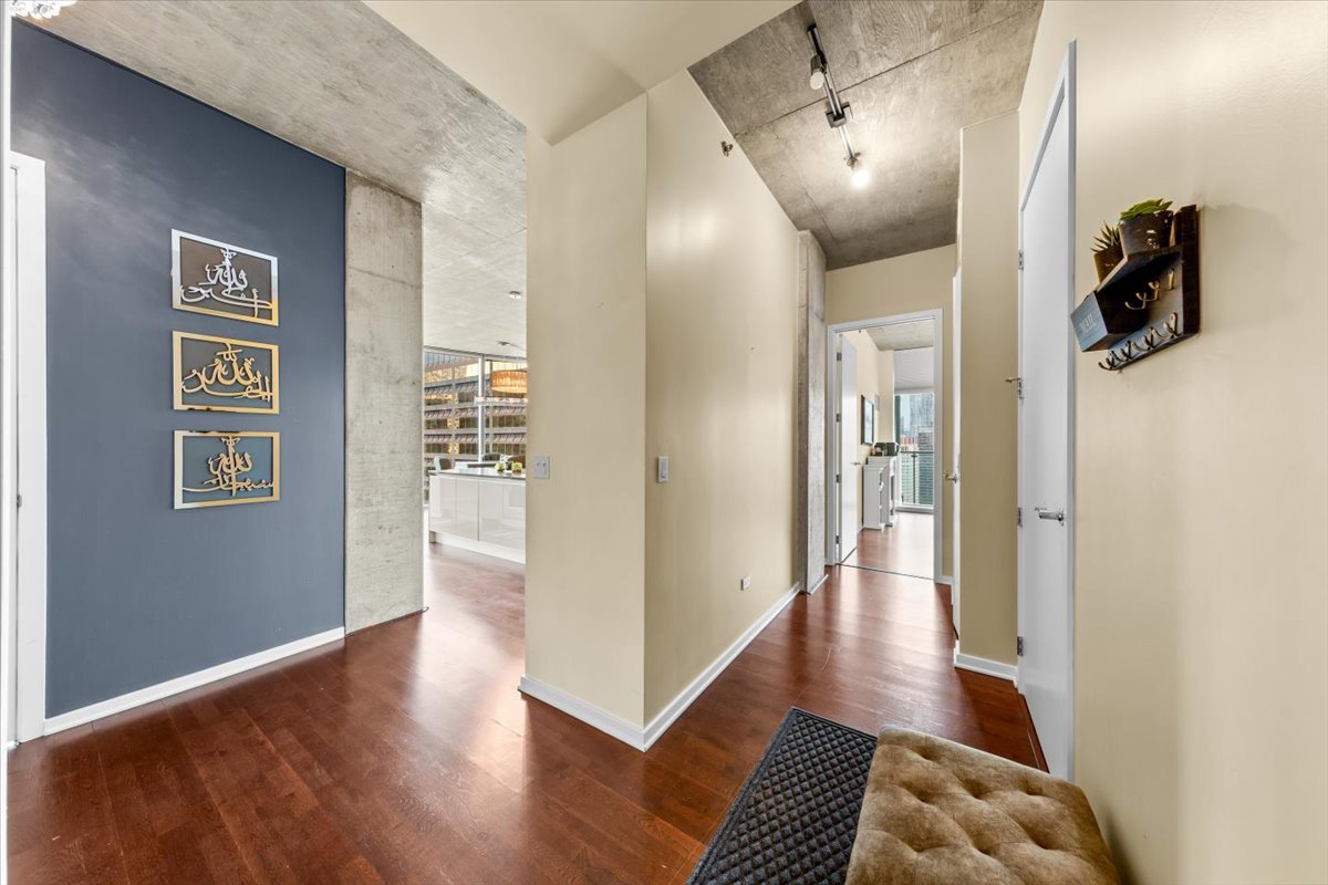 600 N FAIRBANKS Court 3301