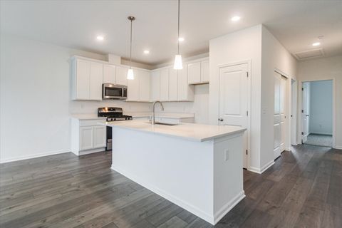 Tiny photo for 424 Comstock Road, South Elgin, IL 60177 (MLS # 12546700)