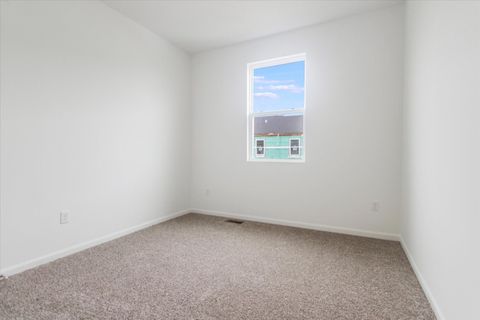 Tiny photo for 424 Comstock Road, South Elgin, IL 60177 (MLS # 12546700)