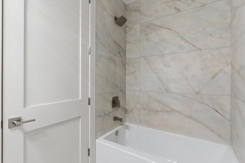 Tiny photo for 6414 N Francisco Avenue #1R, Chicago, IL 60645 (MLS # 12770833)