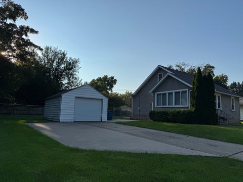 Tiny photo for 708 Henry Street, Peru, IL 61354 (MLS # 12742253)