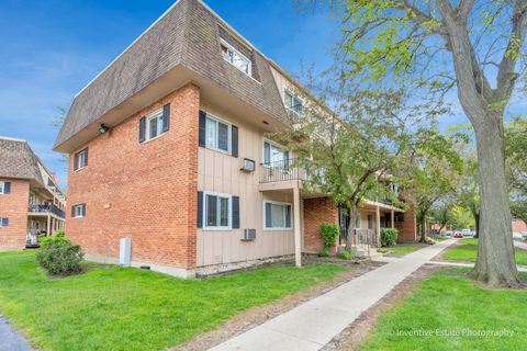 Photo of 2506 Algonquin Road #18, Rolling Meadows, IL 60008 (MLS # 12637636)