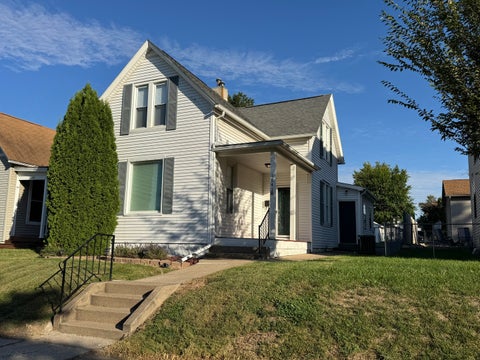 Photo of 1841 Spring Street, Quincy, IL 62301 (MLS # 12783431)