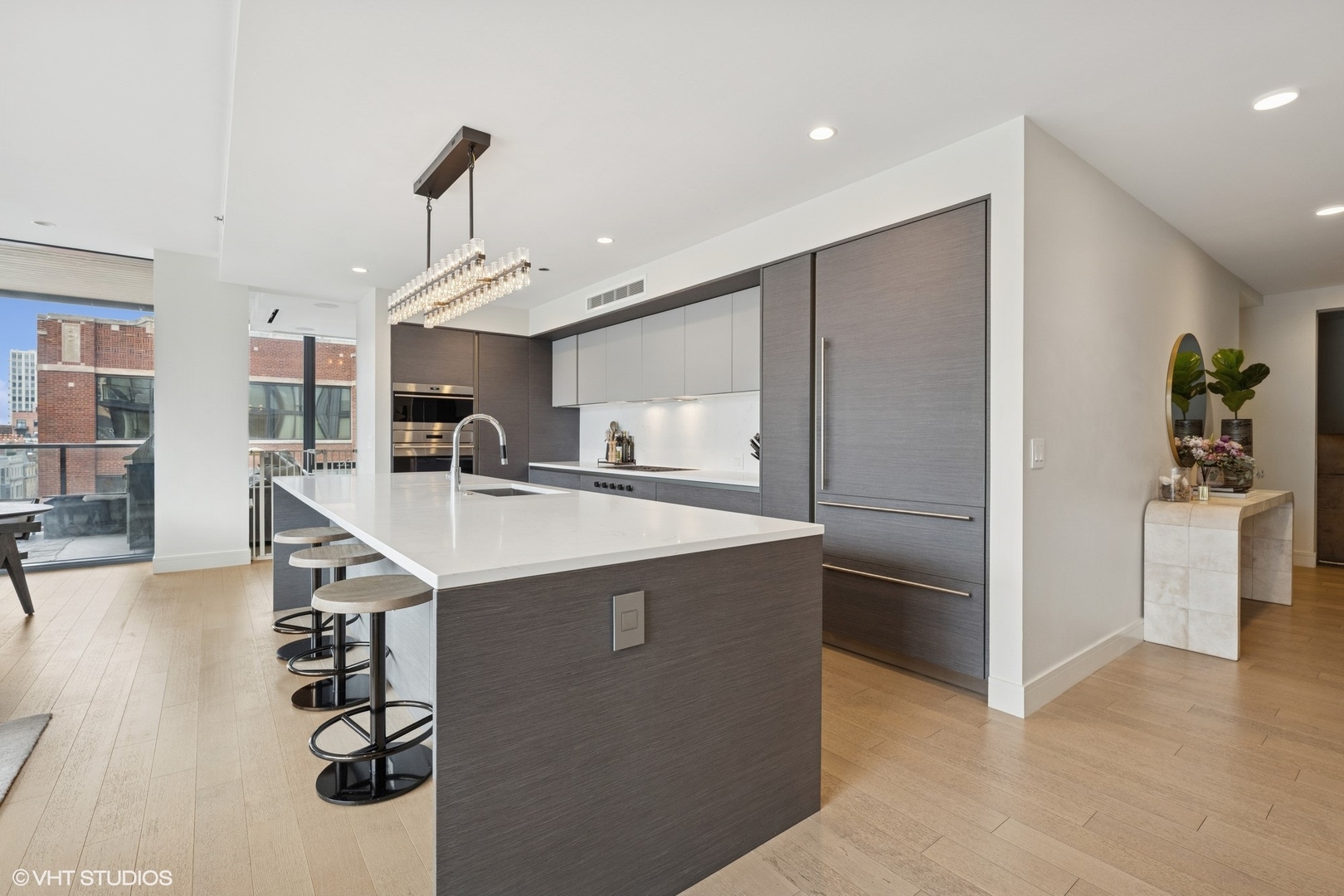 366 W Superior Street 702