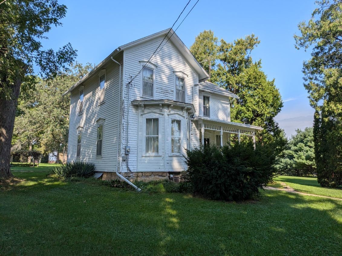 106 N Broadway Street
