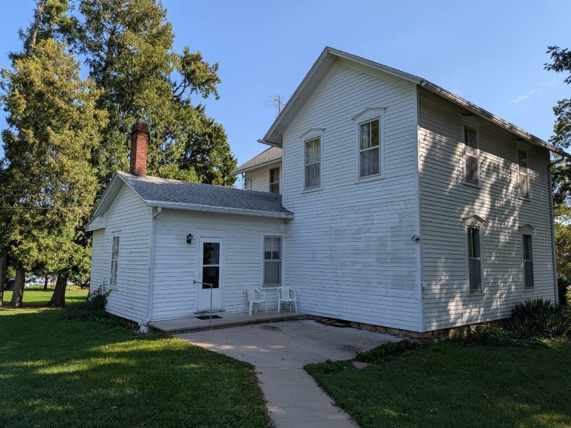 106 N Broadway Street