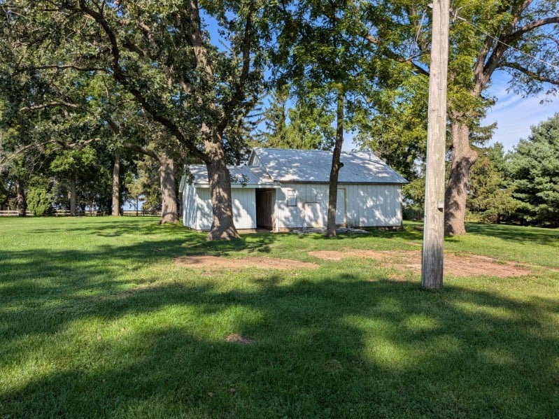 106 N Broadway Street