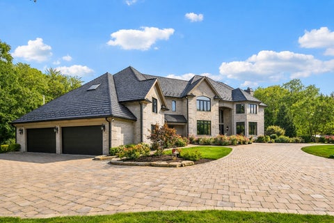 Tiny photo for 3001 Glen Eagles Court, St. Charles, IL 60174 (MLS # 12751400)