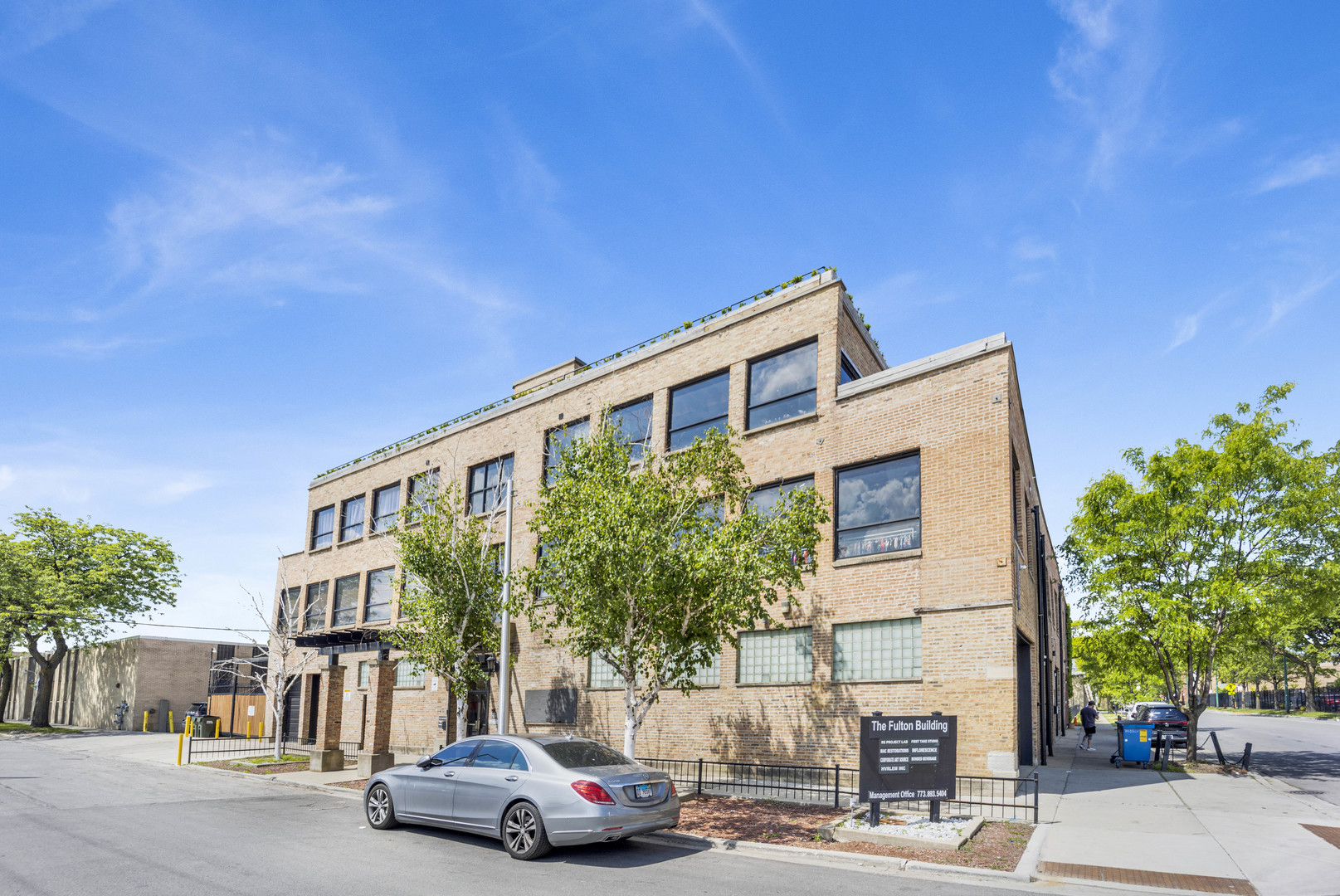 2701 W FULTON Street