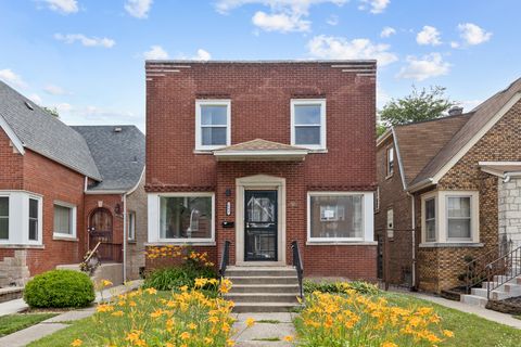 10437 S Eberhart Avenue Chicago IL 60628