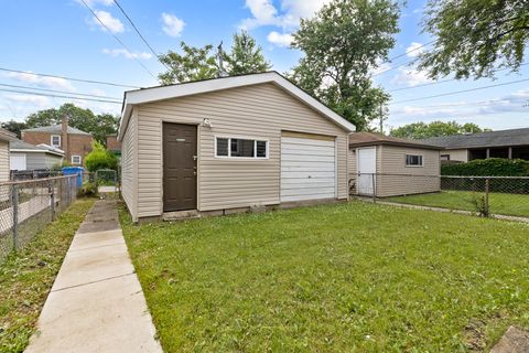 Tiny photo for 10437 S Eberhart Avenue, Chicago, IL 60628 (MLS # 12527363)