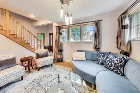 Tiny photo for 2609 Eisenhower Drive, Des Plaines, IL 60018 (MLS # 12497735)