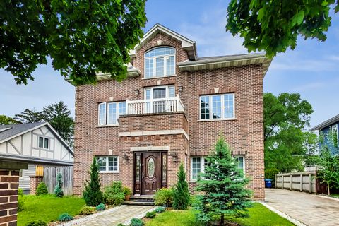 Tiny photo for 2609 Eisenhower Drive, Des Plaines, IL 60018 (MLS # 12497735)