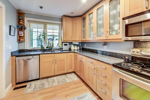 Tiny photo for 2609 Eisenhower Drive, Des Plaines, IL 60018 (MLS # 12497735)