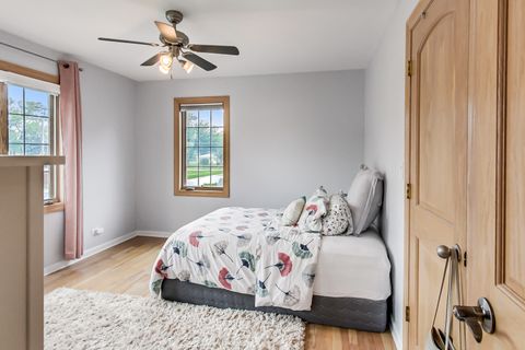 Tiny photo for 2609 Eisenhower Drive, Des Plaines, IL 60018 (MLS # 12497735)