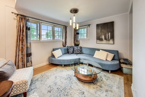 Tiny photo for 2609 Eisenhower Drive, Des Plaines, IL 60018 (MLS # 12497735)