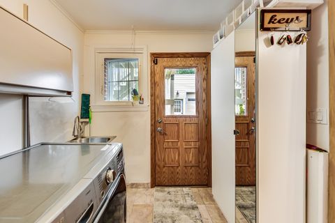 Tiny photo for 2609 Eisenhower Drive, Des Plaines, IL 60018 (MLS # 12497735)