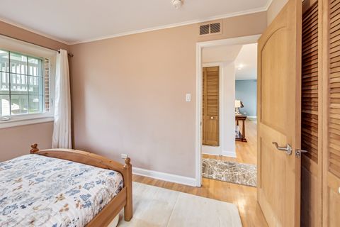 Tiny photo for 2609 Eisenhower Drive, Des Plaines, IL 60018 (MLS # 12497735)