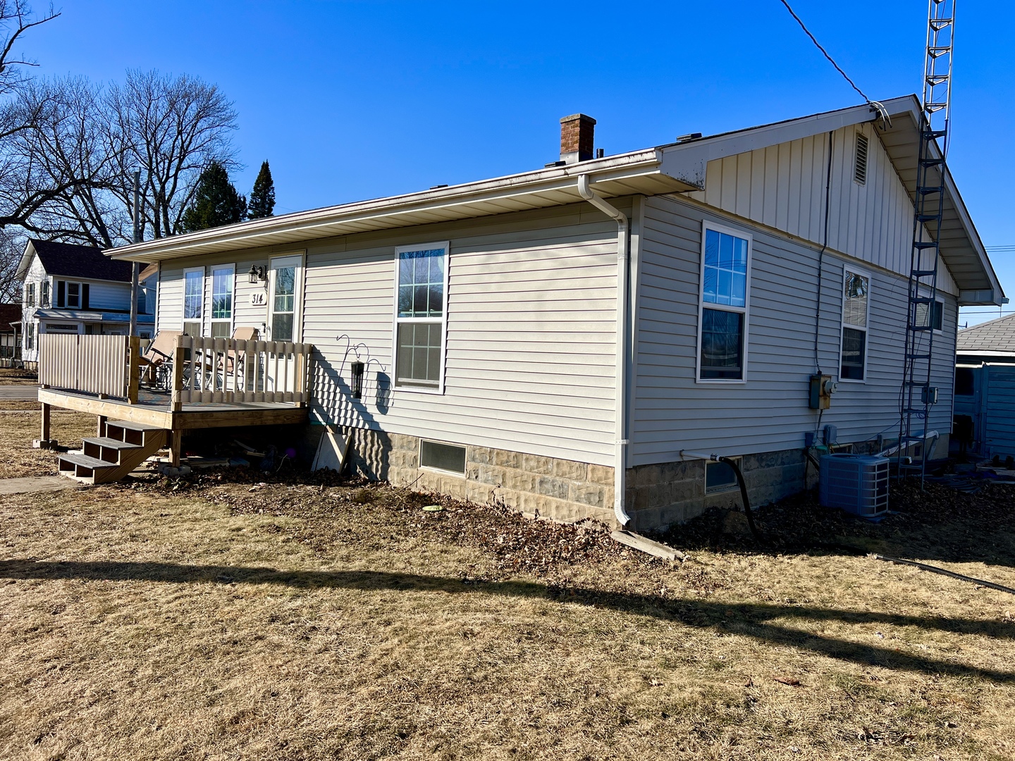 314 W Cherokee Avenue