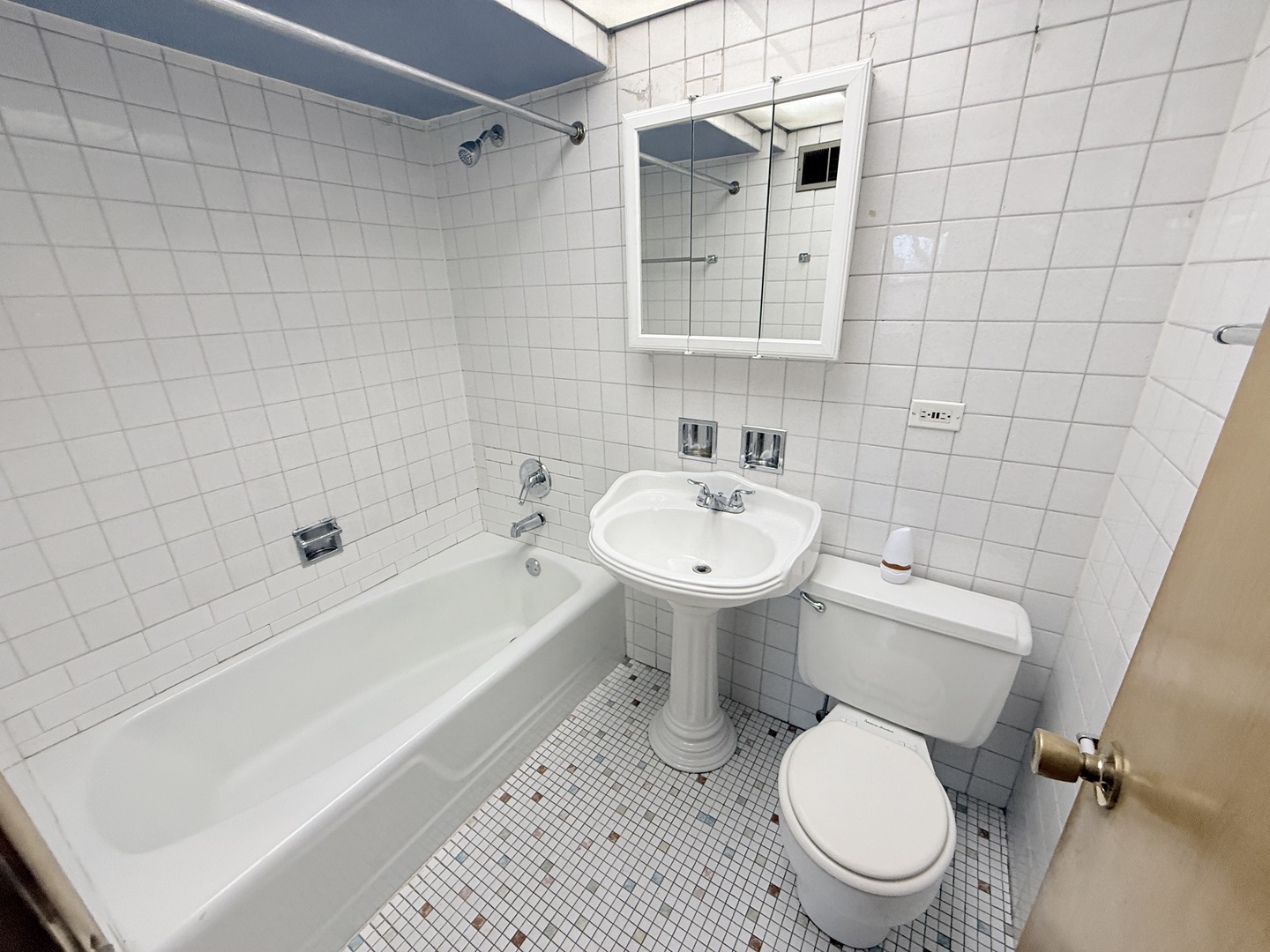 5300 S Kedzie Avenue 201