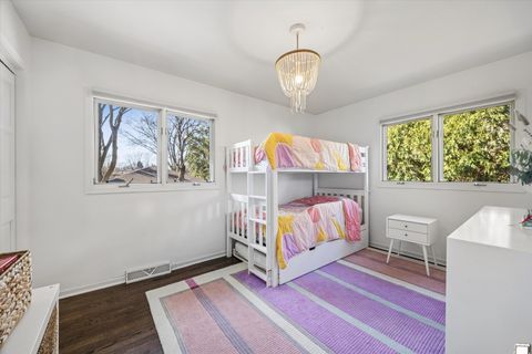 Tiny photo for 5312 HOWARD Avenue, Western Springs, IL 60558 (MLS # 12588221)