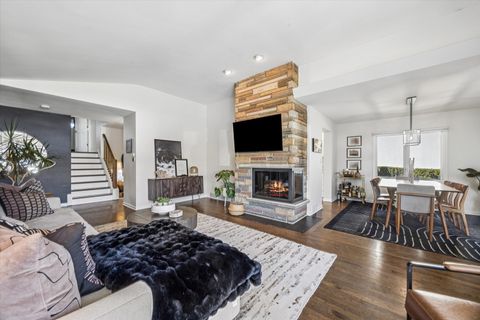 Tiny photo for 5312 HOWARD Avenue, Western Springs, IL 60558 (MLS # 12588221)