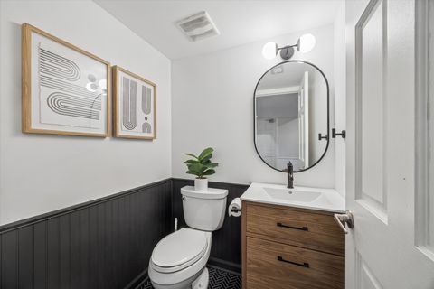 Tiny photo for 5312 HOWARD Avenue, Western Springs, IL 60558 (MLS # 12588221)