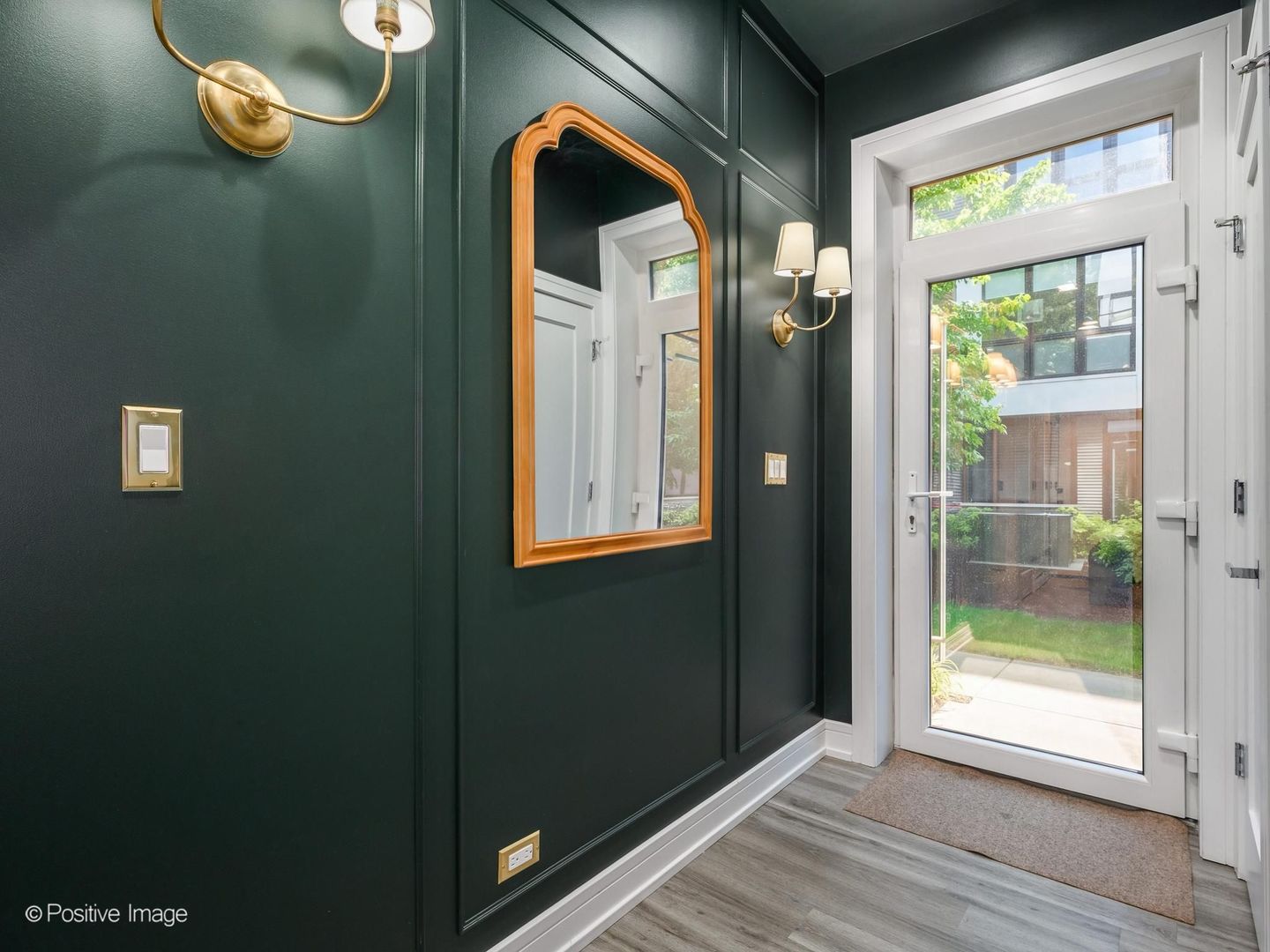 525 N Bishop Street 5