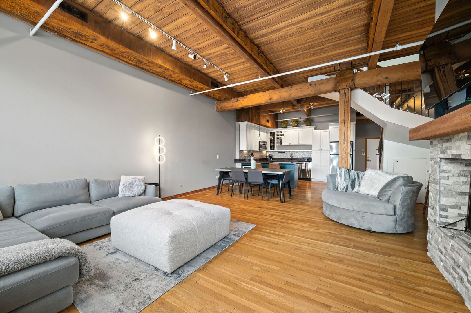 1101 W Armitage Avenue 204