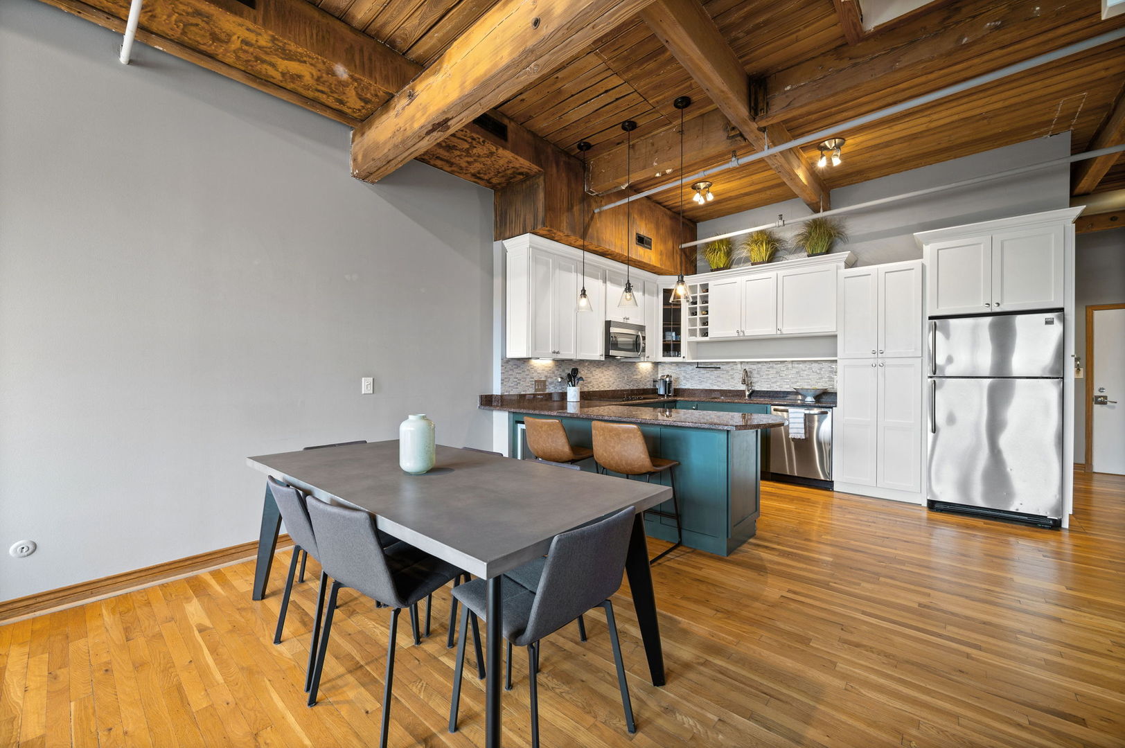 1101 W Armitage Avenue 204