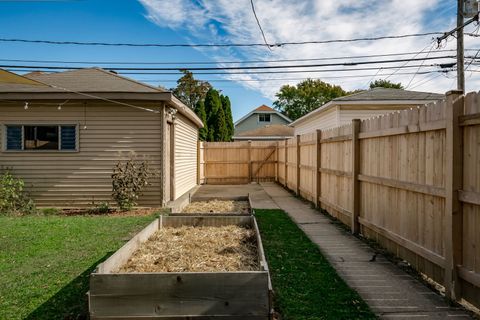 Tiny photo for 2421 Wesley Avenue, Berwyn, IL 60402 (MLS # 12639115)