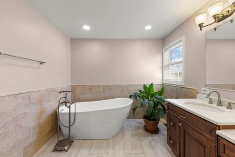 Tiny photo for 318 Erie Circle, Bloomingdale, IL 60108 (MLS # 12626228)