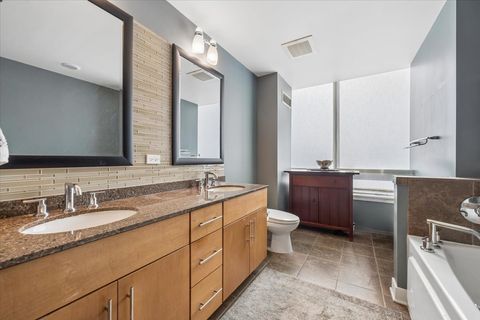 Tiny photo for 505 N MCCLURG Court #2905, Chicago, IL 60611 (MLS # 12628568)