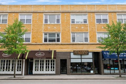 2467 N Clark Street 3 Chicago IL 60614