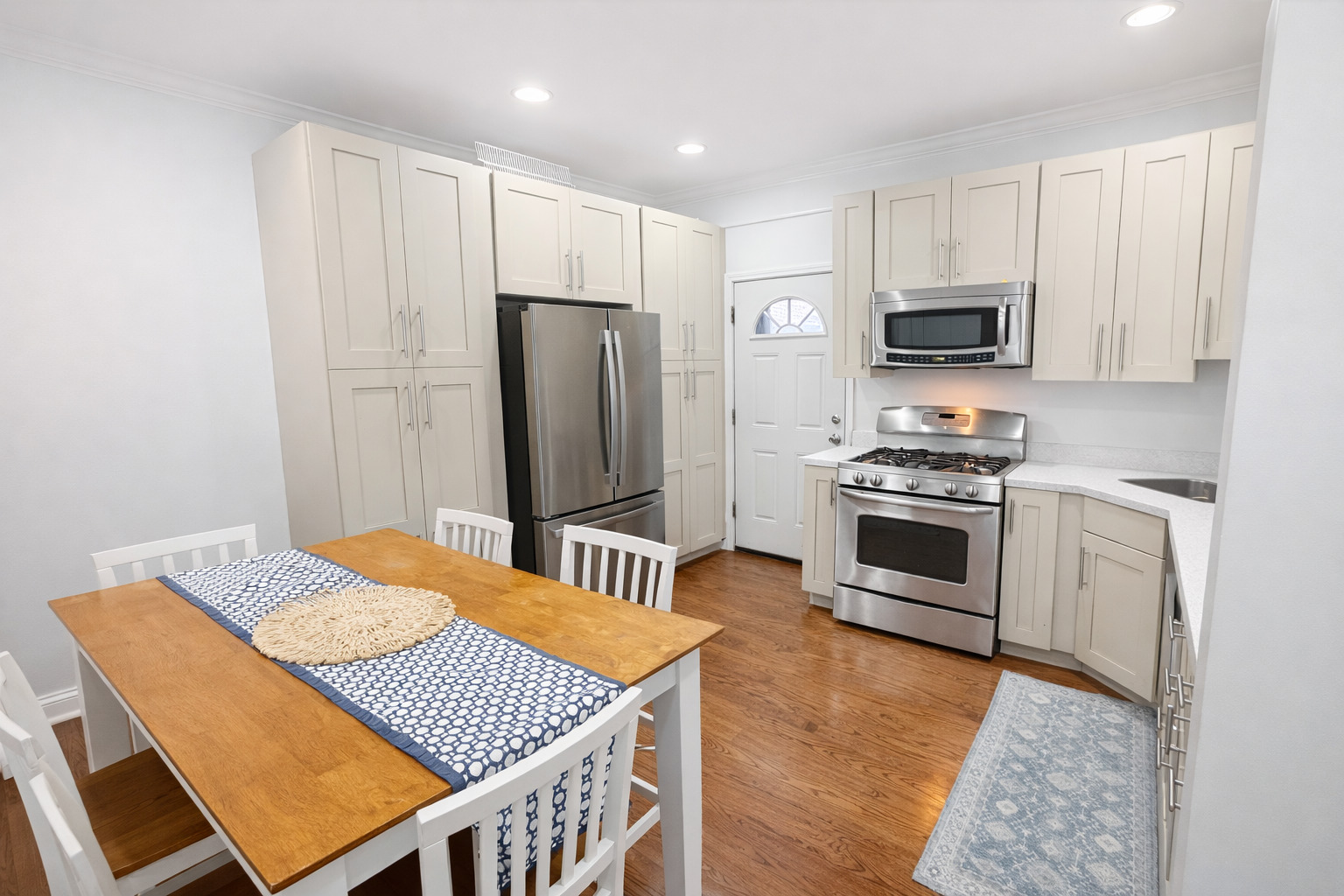 2467 N Clark Street 3