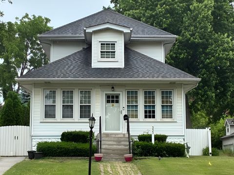 Photo of 333 E Chicago Avenue, Hinsdale, IL 60521 (MLS # 12669391)