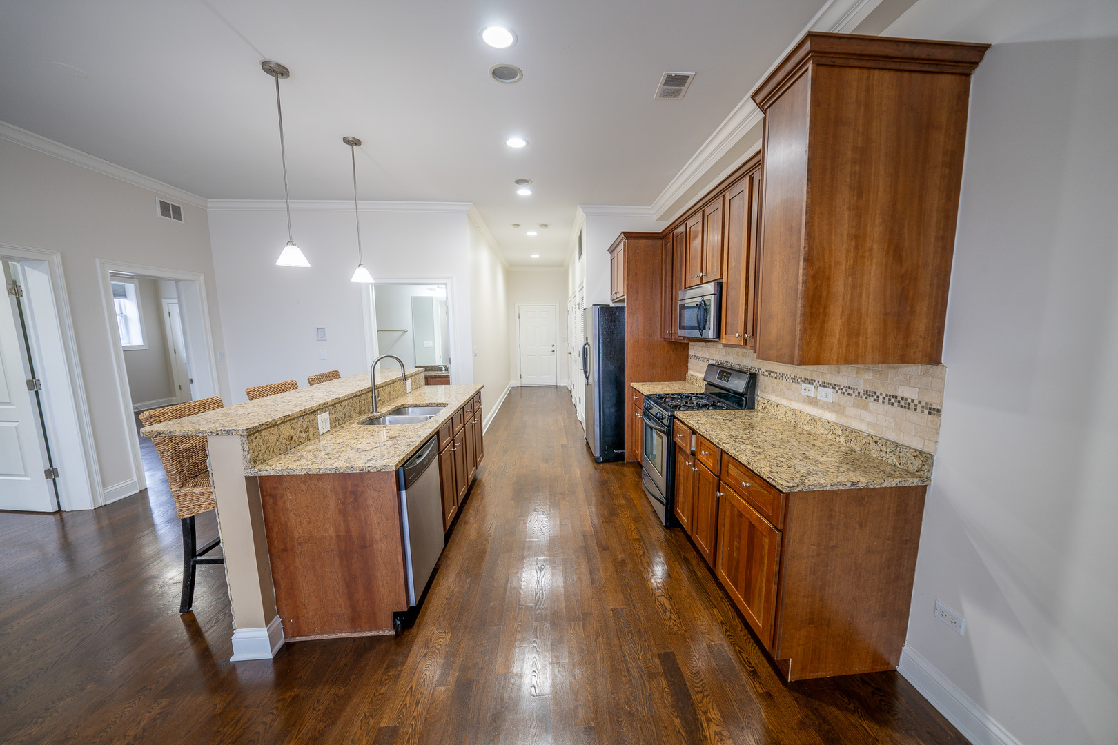 4141 N Kedzie Avenue 201