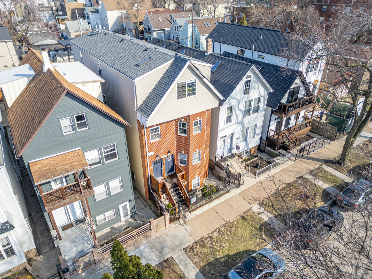 3115 N Oakley Avenue