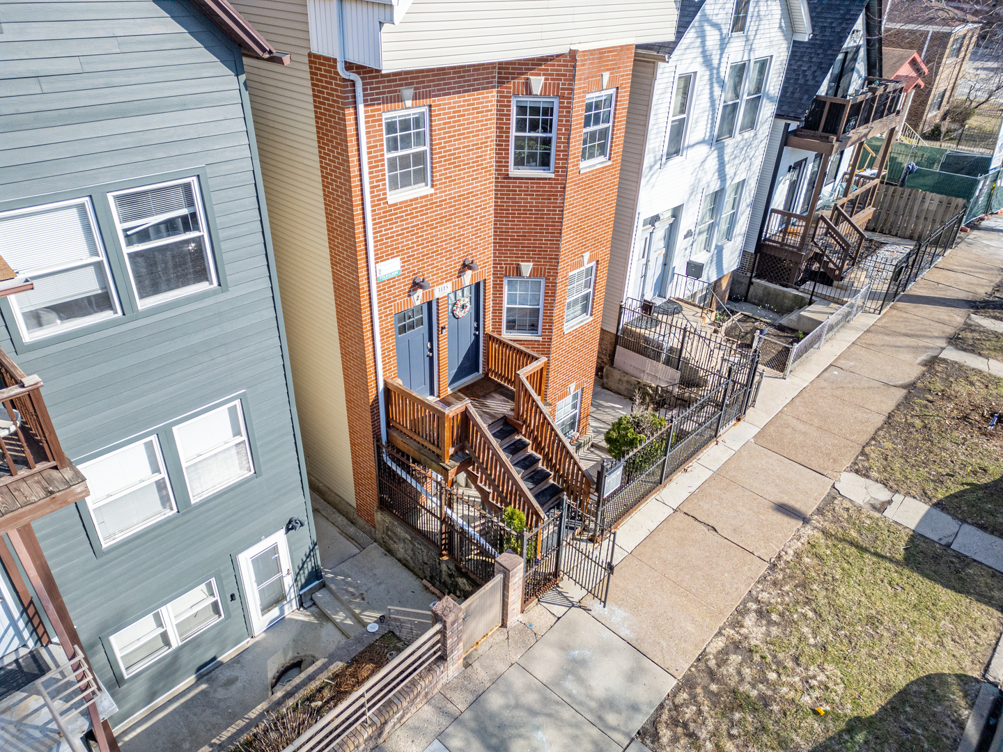 3115 N Oakley Avenue