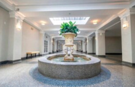 4240 N Clarendon Avenue 208S