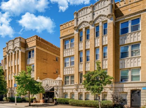 4240 N Clarendon Avenue 208S Chicago IL 60613