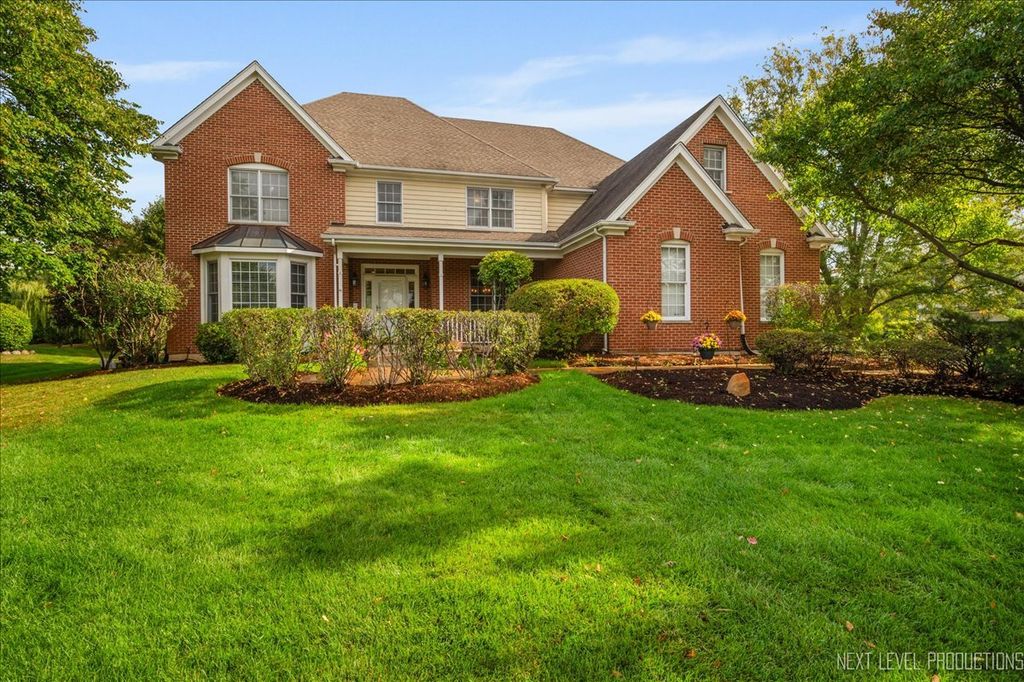 Photo for 7N919 Cloverfield Road, St. Charles, IL 60175 (MLS # 12479260)