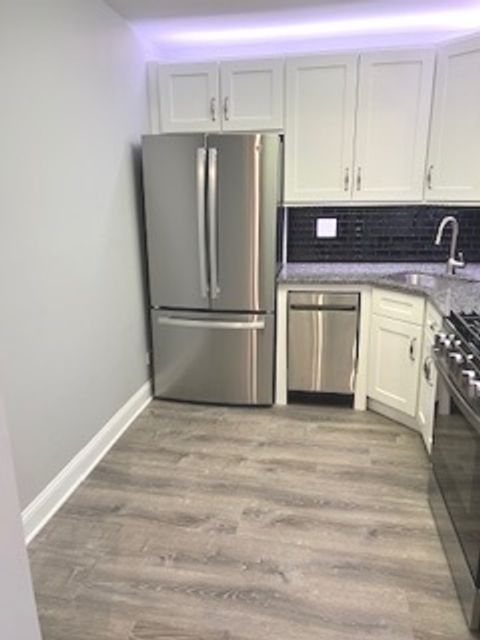 Tiny photo for 2050 Valencia Drive #300C, Northbrook, IL 60062 (MLS # 12521111)